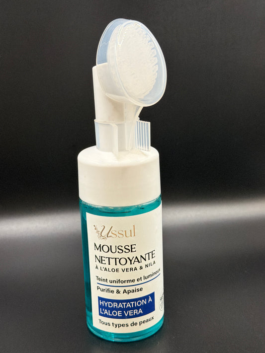 Mousse Nettoyante Aloe Vera & Nila – Teint Uniforme & Lumineux Avec brosse intégrée – 98 % d’ingrédients d’origine naturelle