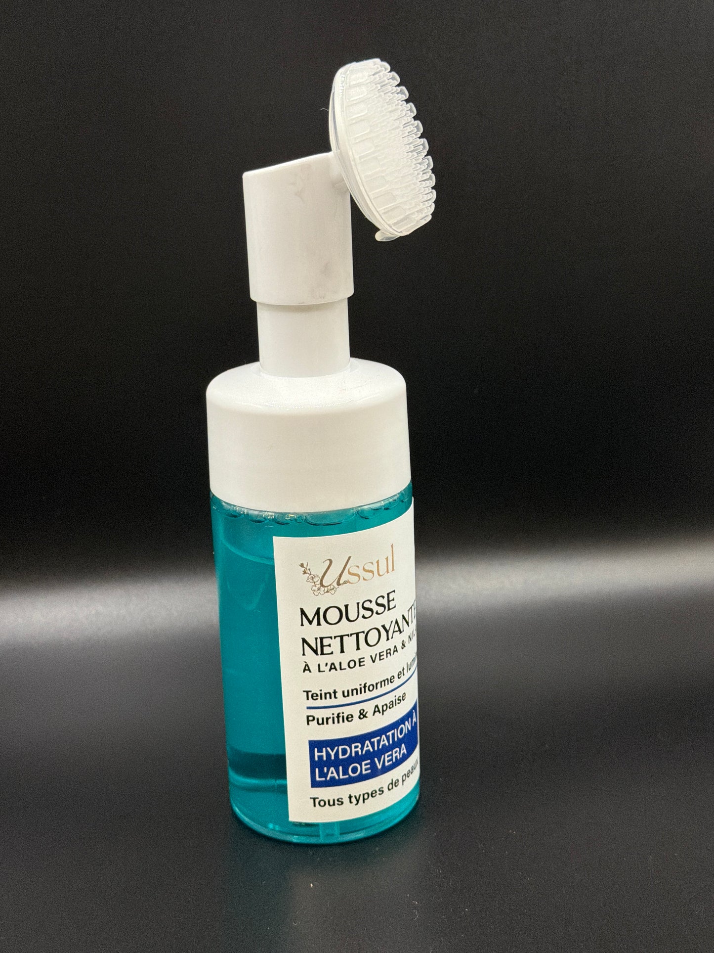 Mousse Nettoyante Aloe Vera & Nila – Teint Uniforme & Lumineux Avec brosse intégrée – 98 % d’ingrédients d’origine naturelle