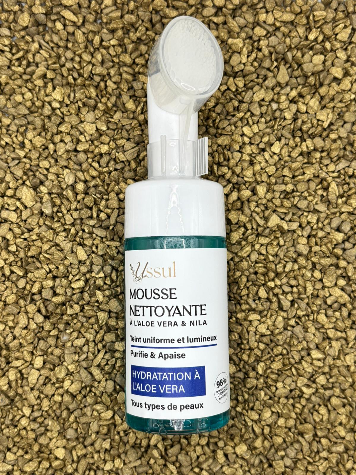 Mousse Nettoyante Aloe Vera & Nila – Teint Uniforme & Lumineux Avec brosse intégrée – 98 % d’ingrédients d’origine naturelle