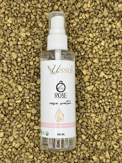 EAU DE ROSE APAISANTE CALME LES ROUGEURS SENSIBILITE CUTANE TONIFIE ET RAFRAICHIT DELICATEMENT LE TEINT
100% NATURELLE