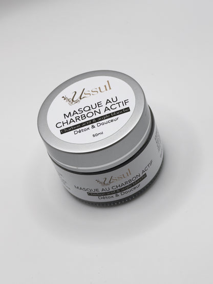 Masque detoxifiant au charbon actif et argile blanche