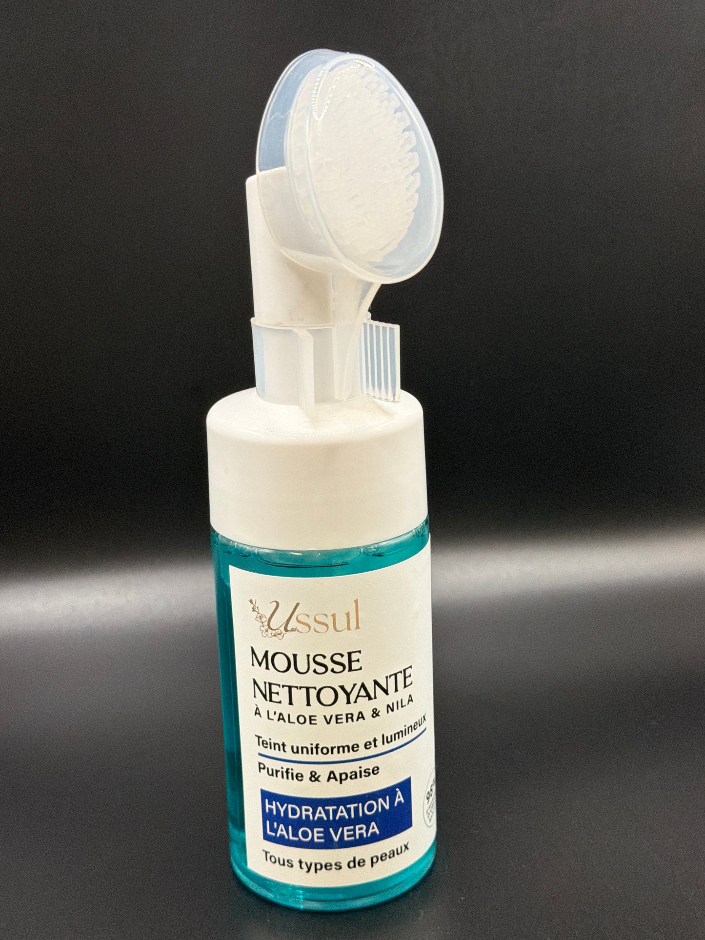 Mousse Nettoyante Aloe Vera & Nila – Teint Uniforme & Lumineux Avec brosse intégrée – 98 % d’ingrédients d’origine naturelle