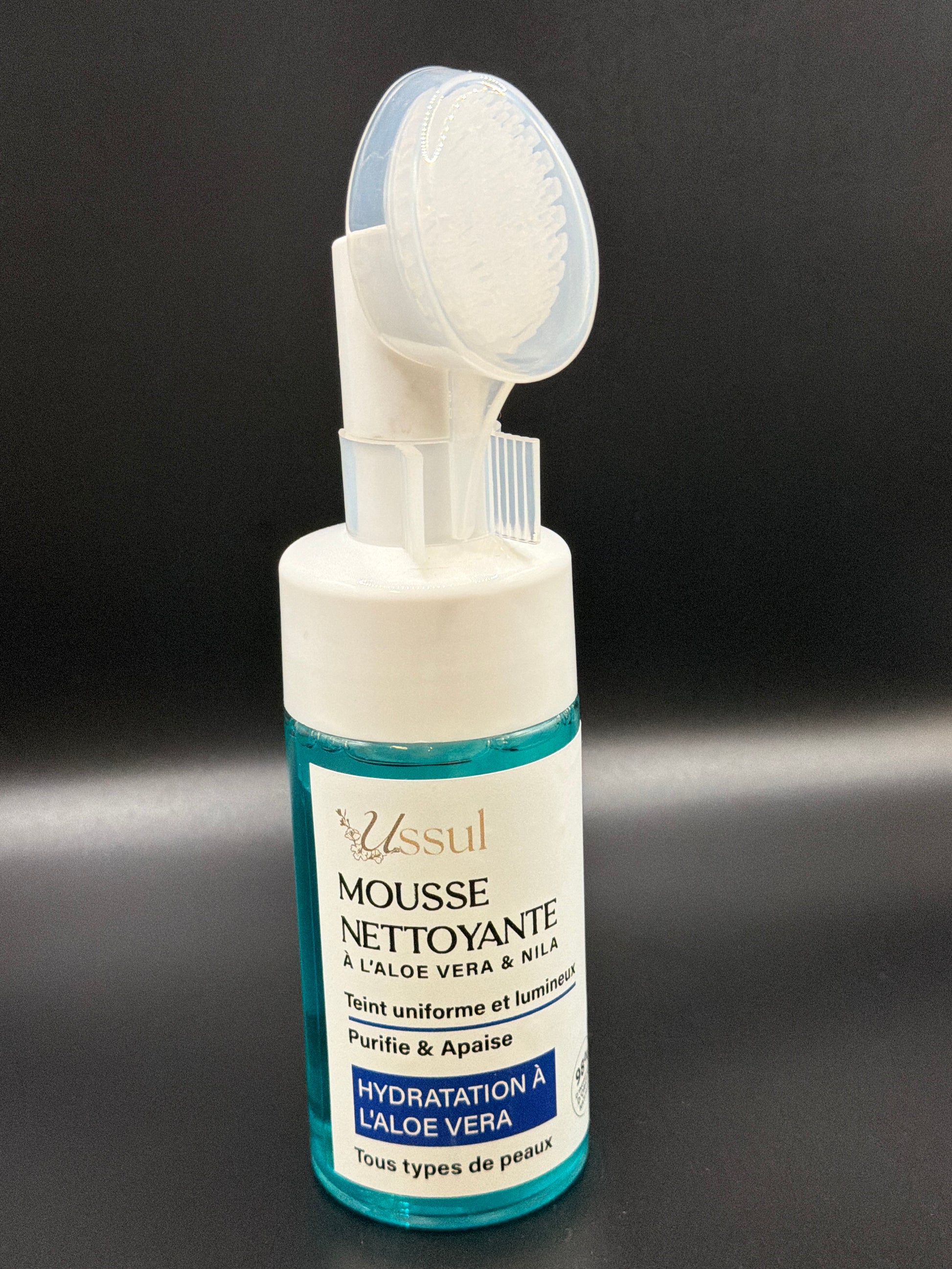 Mousse Nettoyante Aloe Vera & Nila – Teint Uniforme & Lumineux Avec brosse intégrée – 98 % d’ingrédients d’origine naturelle