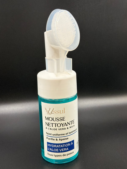 Mousse Nettoyante Aloe Vera & Nila – Teint Uniforme & Lumineux Avec brosse intégrée – 98 % d’ingrédients d’origine naturelle